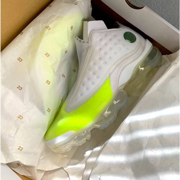 🔥🔥Jordan Reign White Volt - Picture 1 of 4